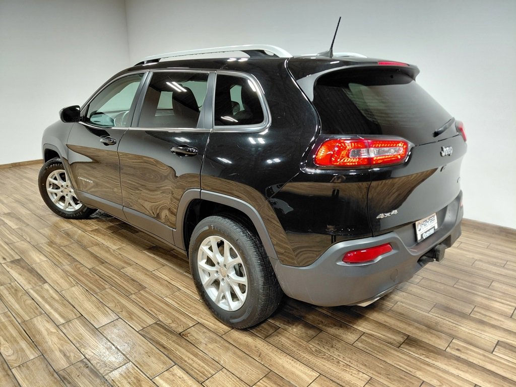 Used 2018 Jeep Cherokee Latitude Plus w/ Cold Weather Group image 25