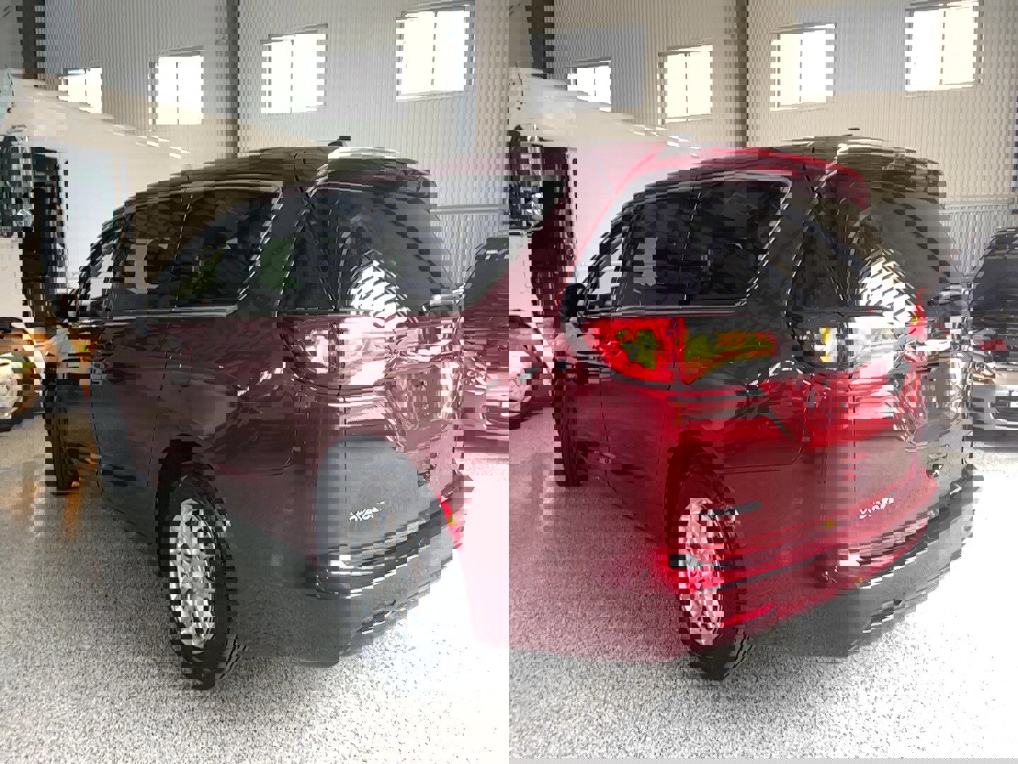 Used 2022 Chrysler Voyager LX image 17