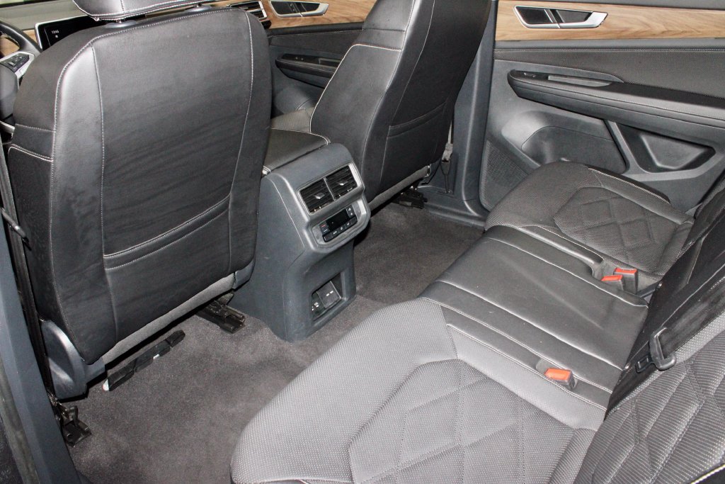 Used 2024 Volkswagen Atlas SE AWD/4WD image 21