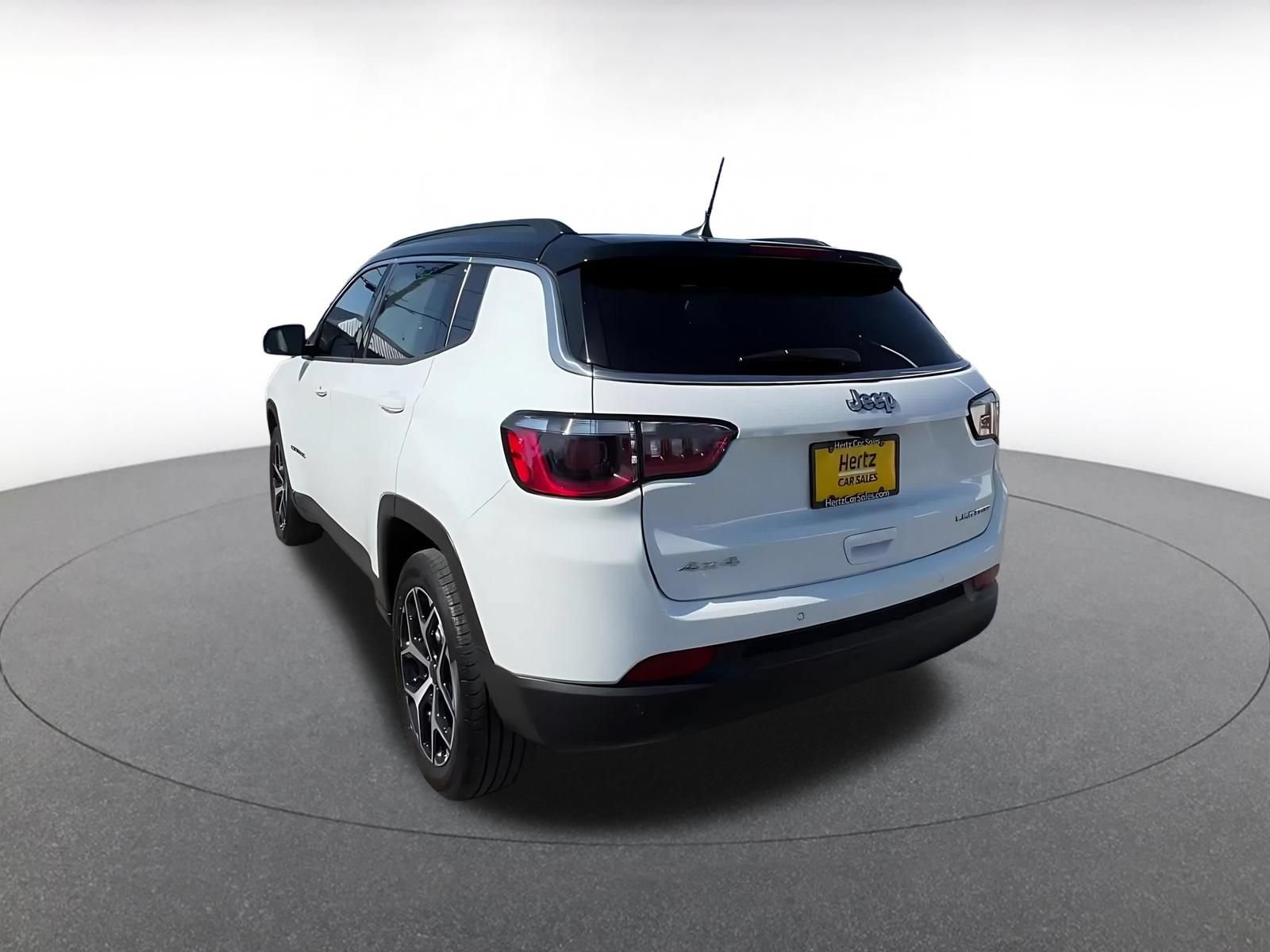 Used 2025 Jeep Compass Limited AWD/4WD image 11