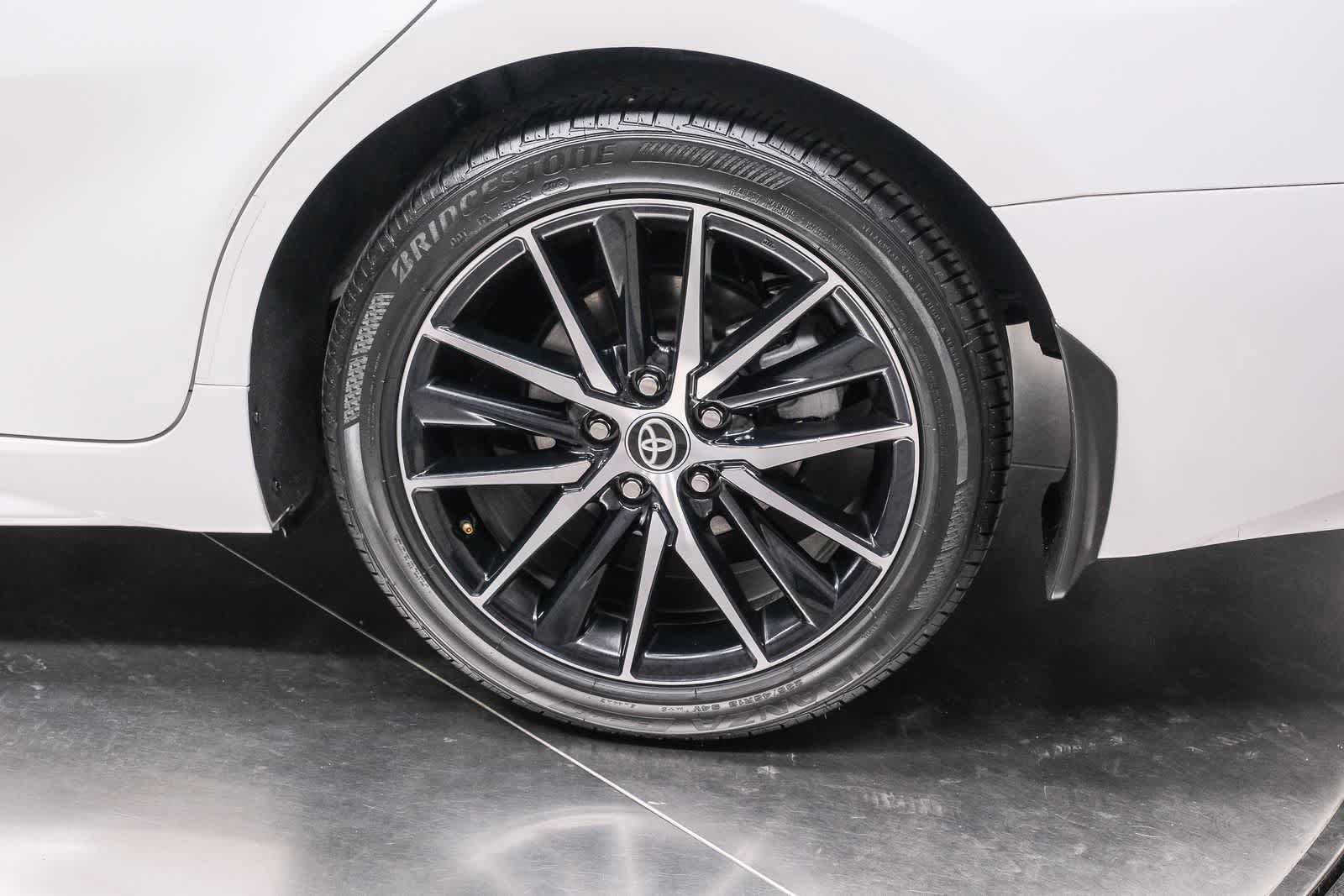 Used 2023 Toyota Camry SE FWD image 9