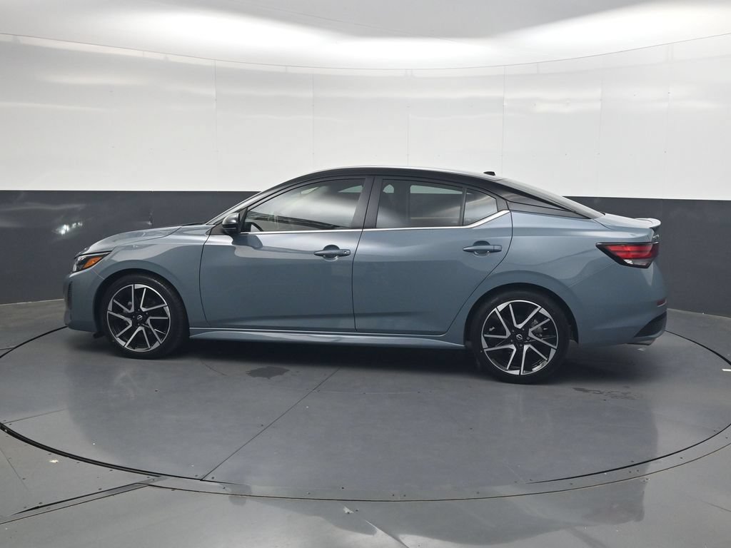 Used 2025 Nissan Sentra SR w/ SR Premium Package FWD image 12