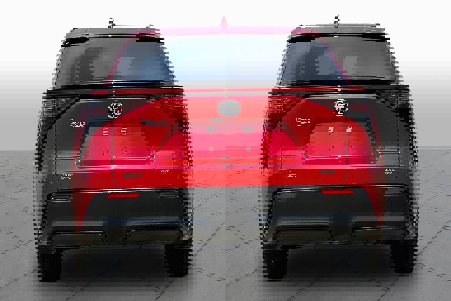 Used 2024 Toyota bZ4X XLE w/ Weather Package AWD/4WD image 4