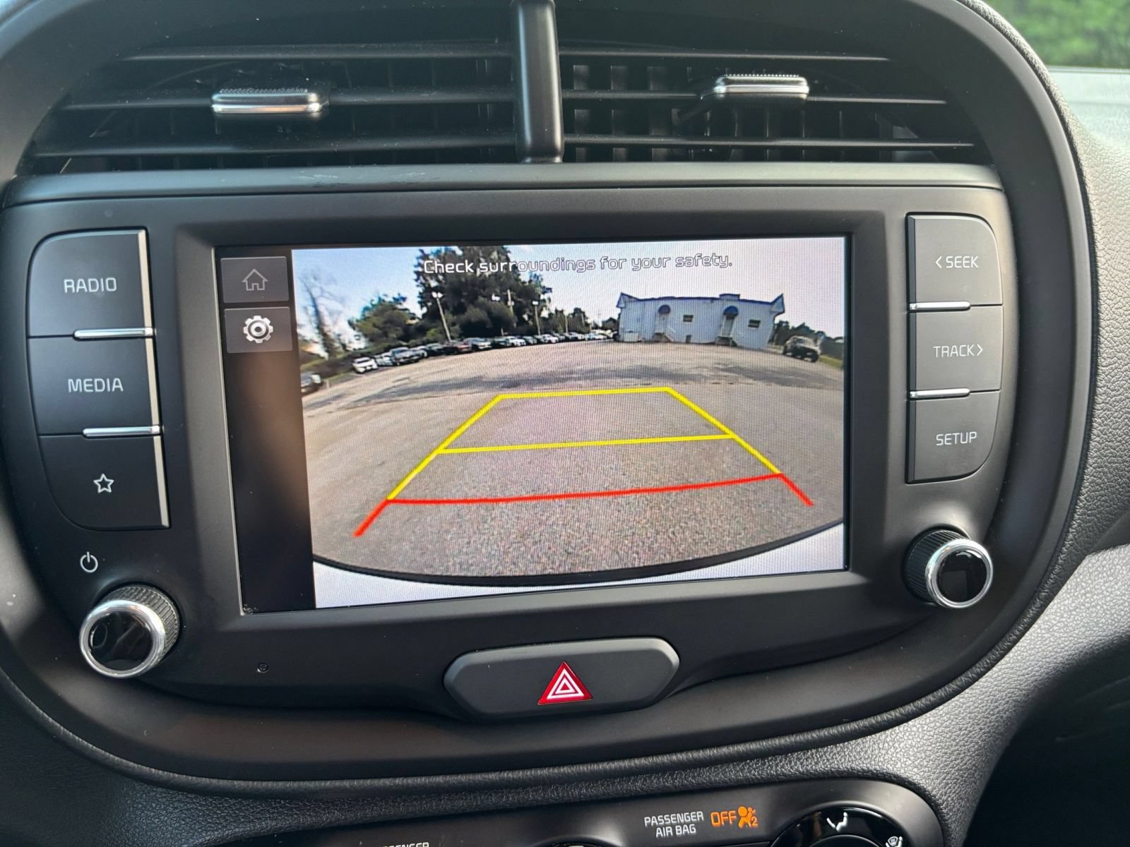 Used 2025 Kia Soul LX w/ LX Technology Package FWD image 21