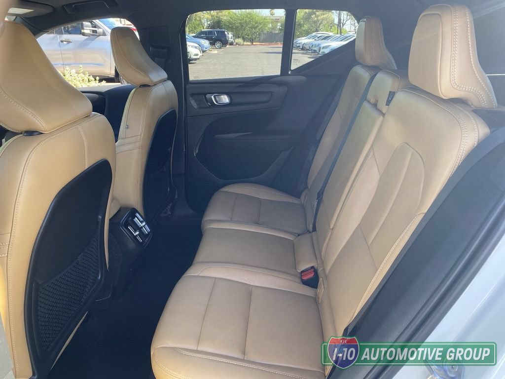Used 2019 Volvo XC40 T4 Inscription FWD image 15