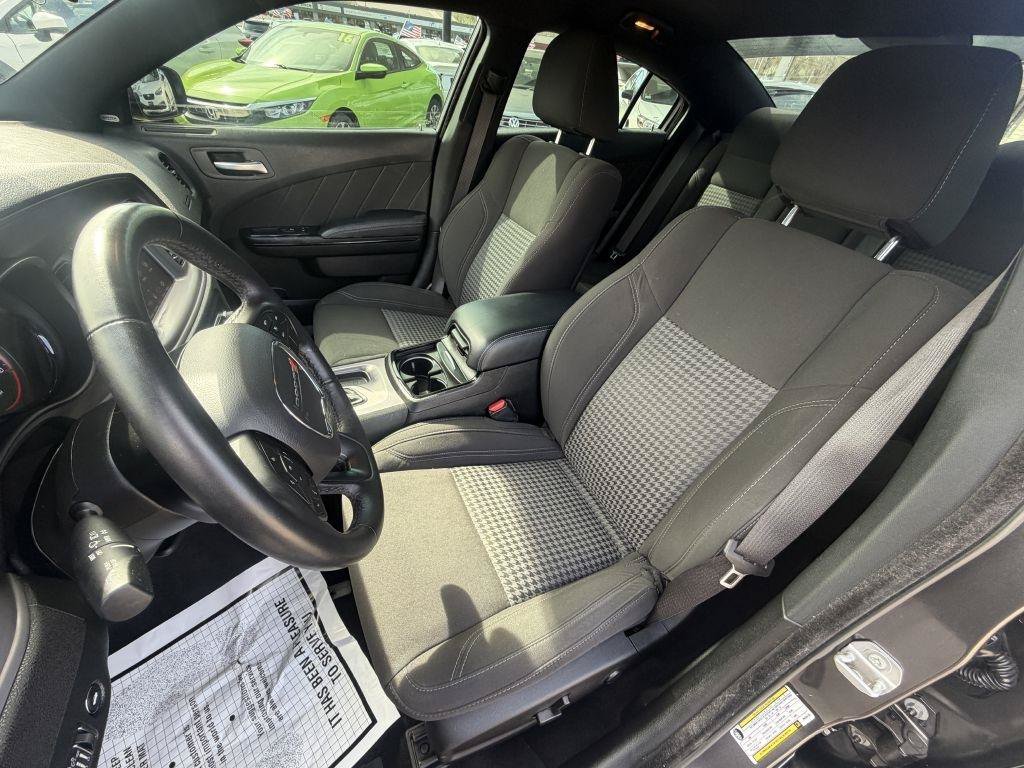 Used 2023 Dodge Charger SXT w/ Blacktop Package RWD image 9