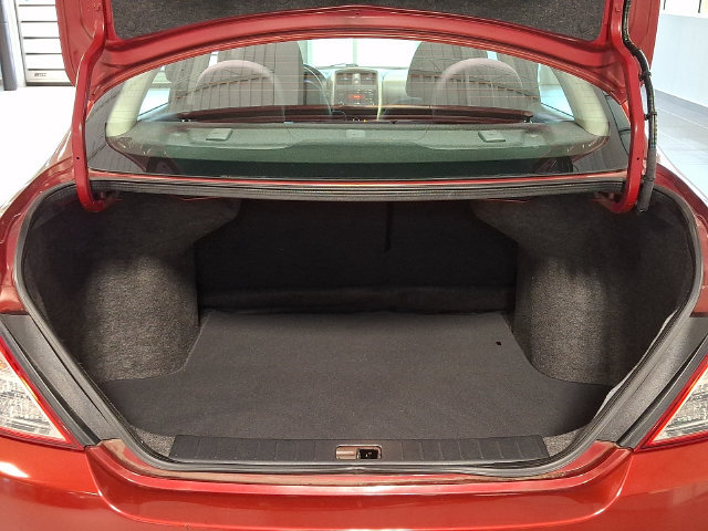 Used 2016 Nissan Versa SV FWD image 22