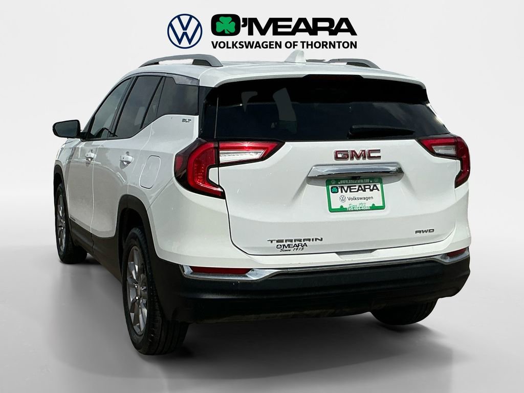 Used 2024 GMC Terrain SLT AWD/4WD image 3