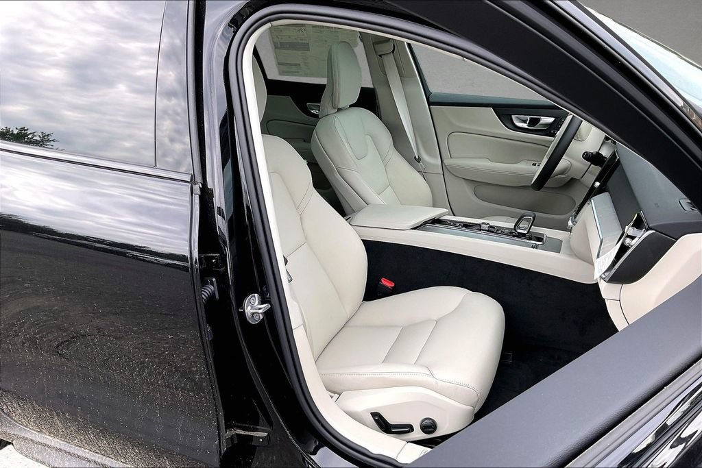 New 2026 Volvo V60 B5 Cross Country Plus w/ Protection Package Premier AWD/4WD image 12