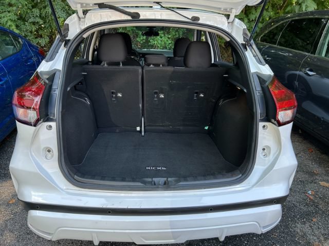 Used 2022 Nissan Kicks S FWD image 29