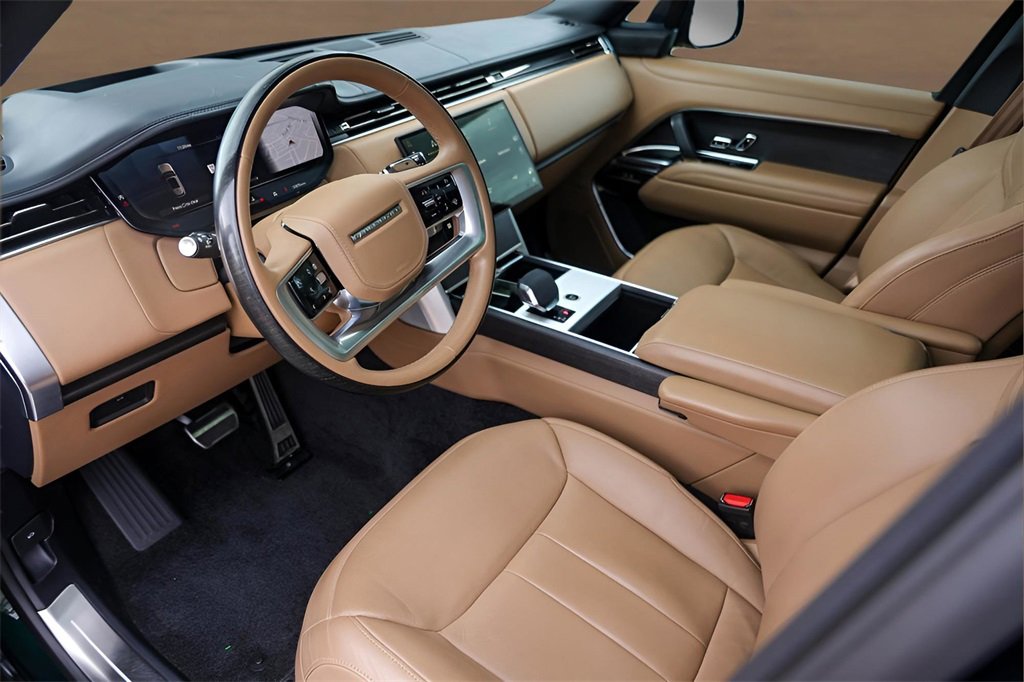 Used 2024 Land Rover Range Rover Long Wheelbase SE image 9