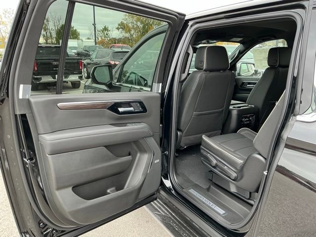 New 2026 Chevrolet Suburban Premier image 10