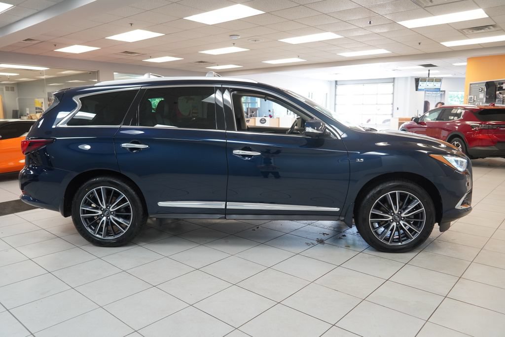 Used 2018 INFINITI QX60 Luxe w/ Deluxe Technology Package AWD/4WD image 15