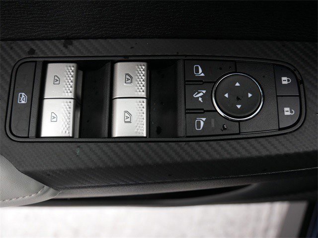 Used 2025 Mitsubishi Outlander SE image 17