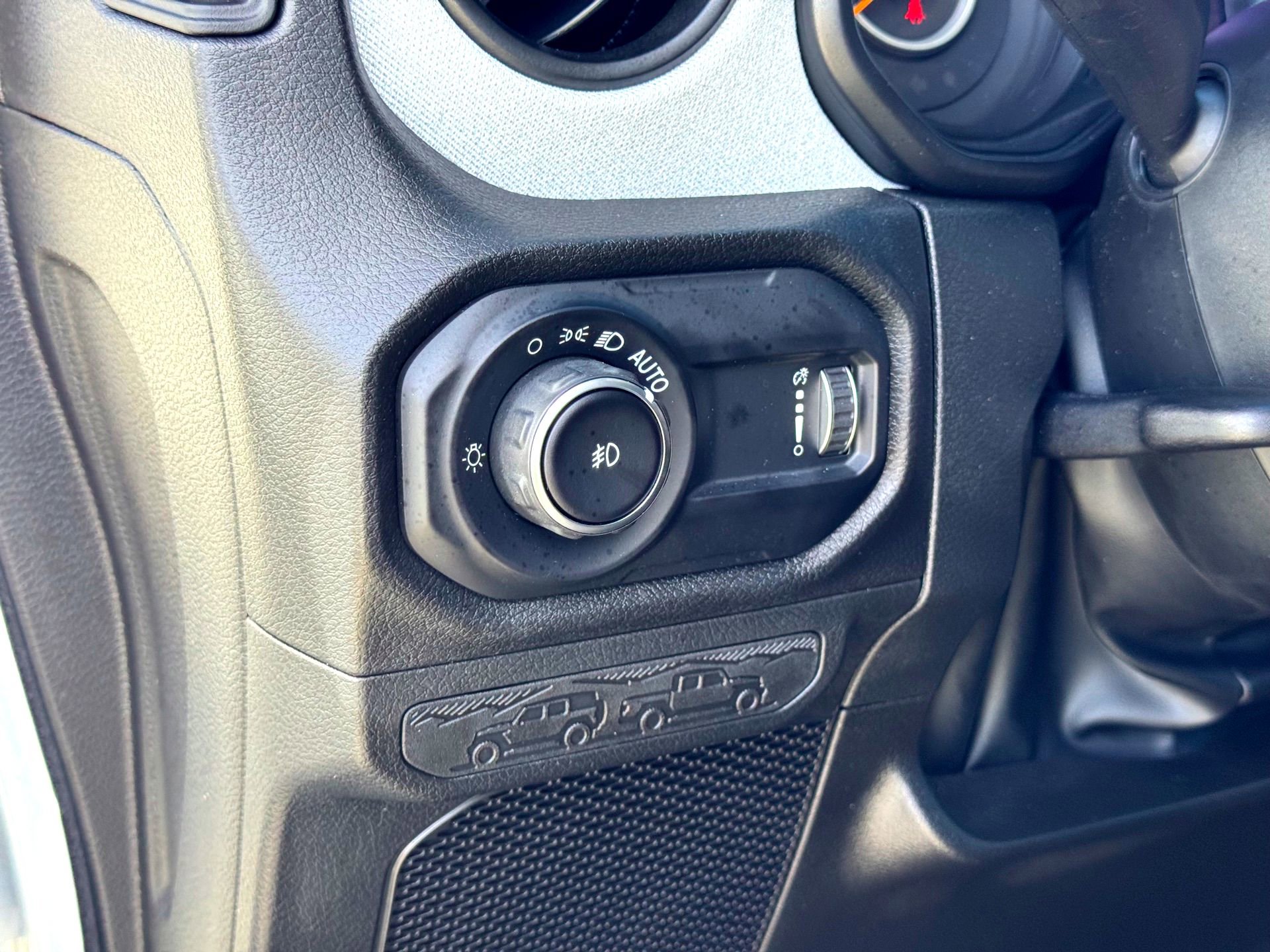 Used 2024 Jeep Wrangler Willys image 15