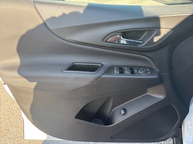 Used 2022 Chevrolet Equinox RS w/ LPO, Floor Liner Package image 10