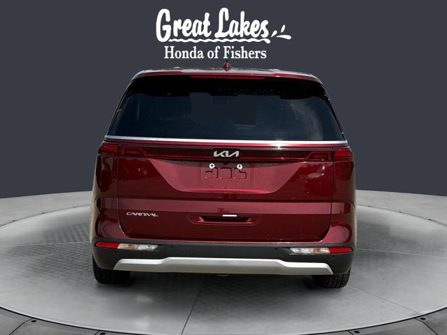 Used 2023 Kia Carnival LX FWD image 4
