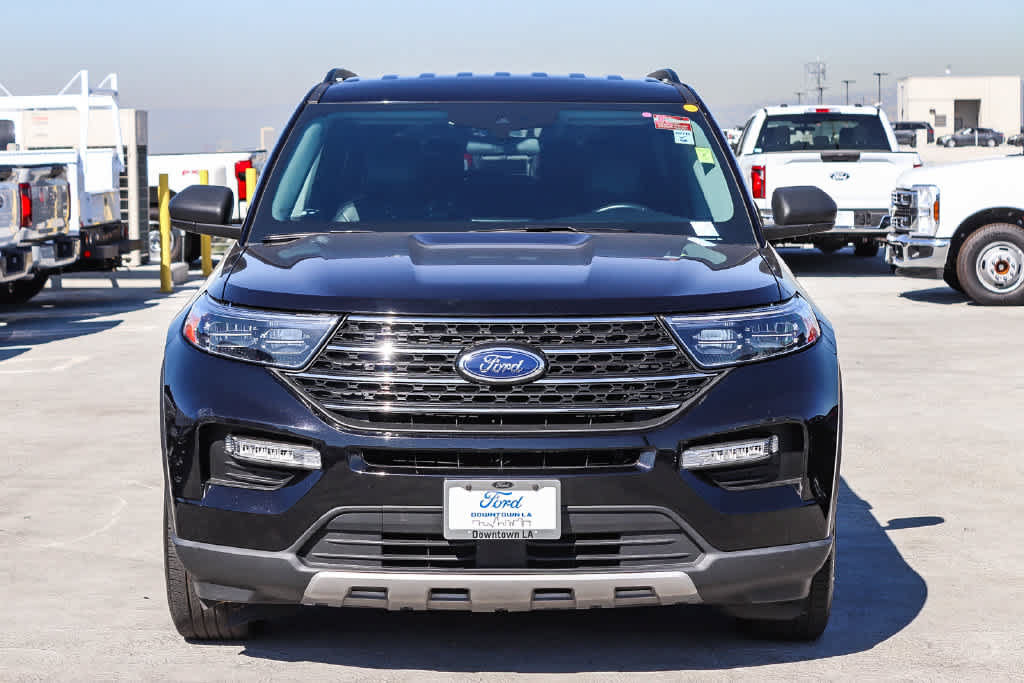Certified 2022 Ford Explorer XLT w/ Equipment Group 202A RWD image 2