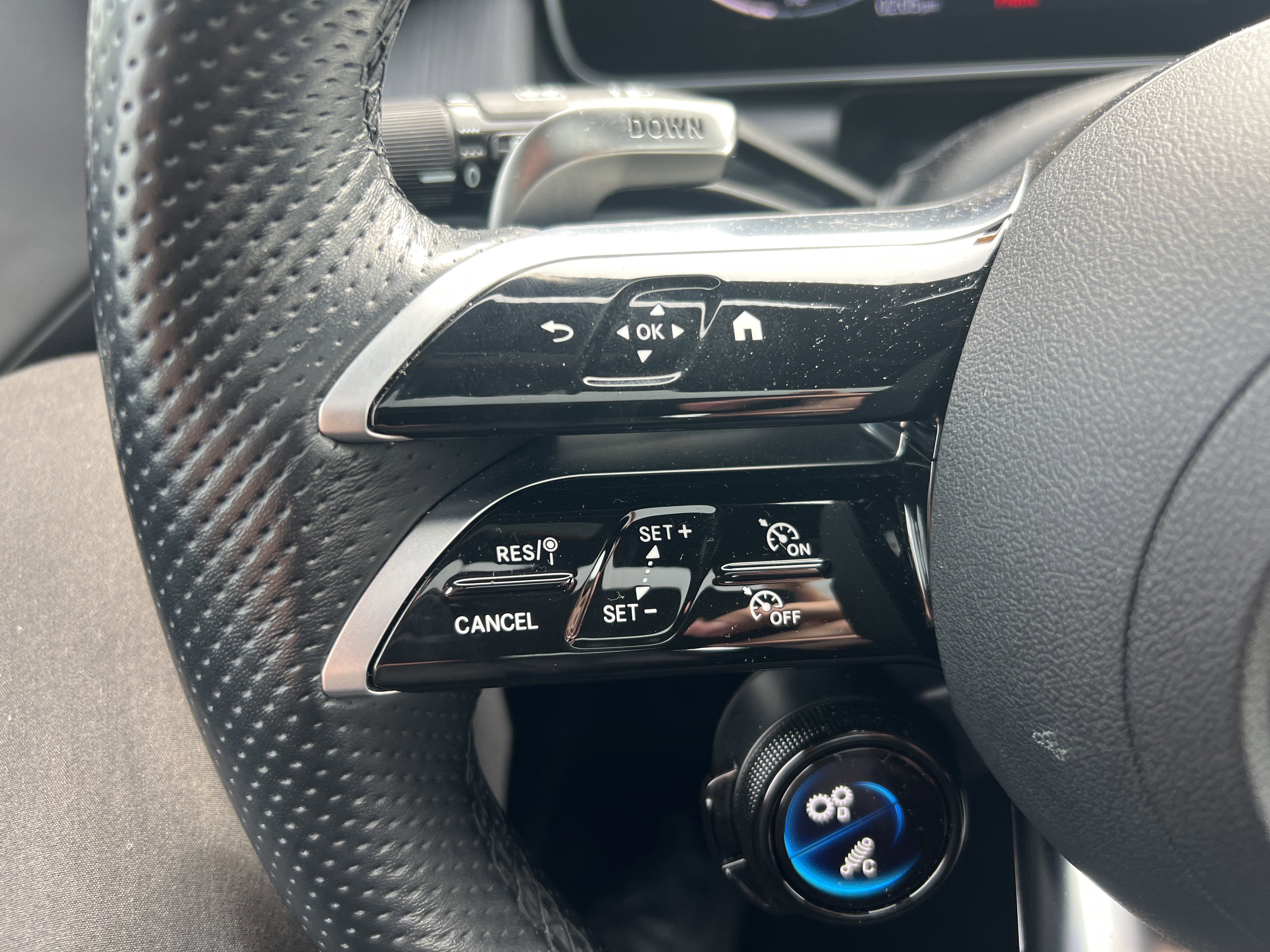 Certified 2025 Mercedes-Benz GLC 43 AMG 4MATIC image 19