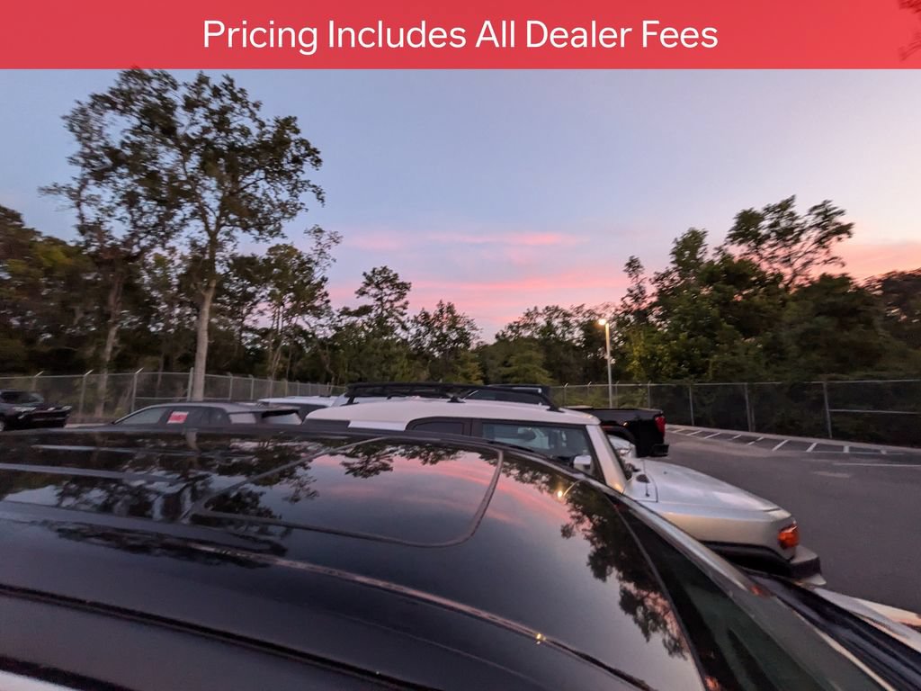Used 2017 Toyota Highlander SE FWD image 11