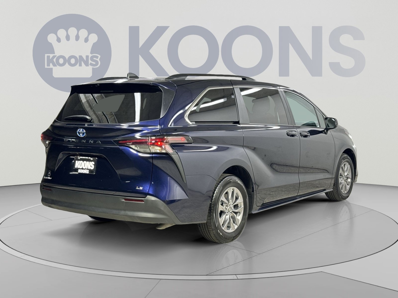 Used 2025 Toyota Sienna LE AWD/4WD image 20