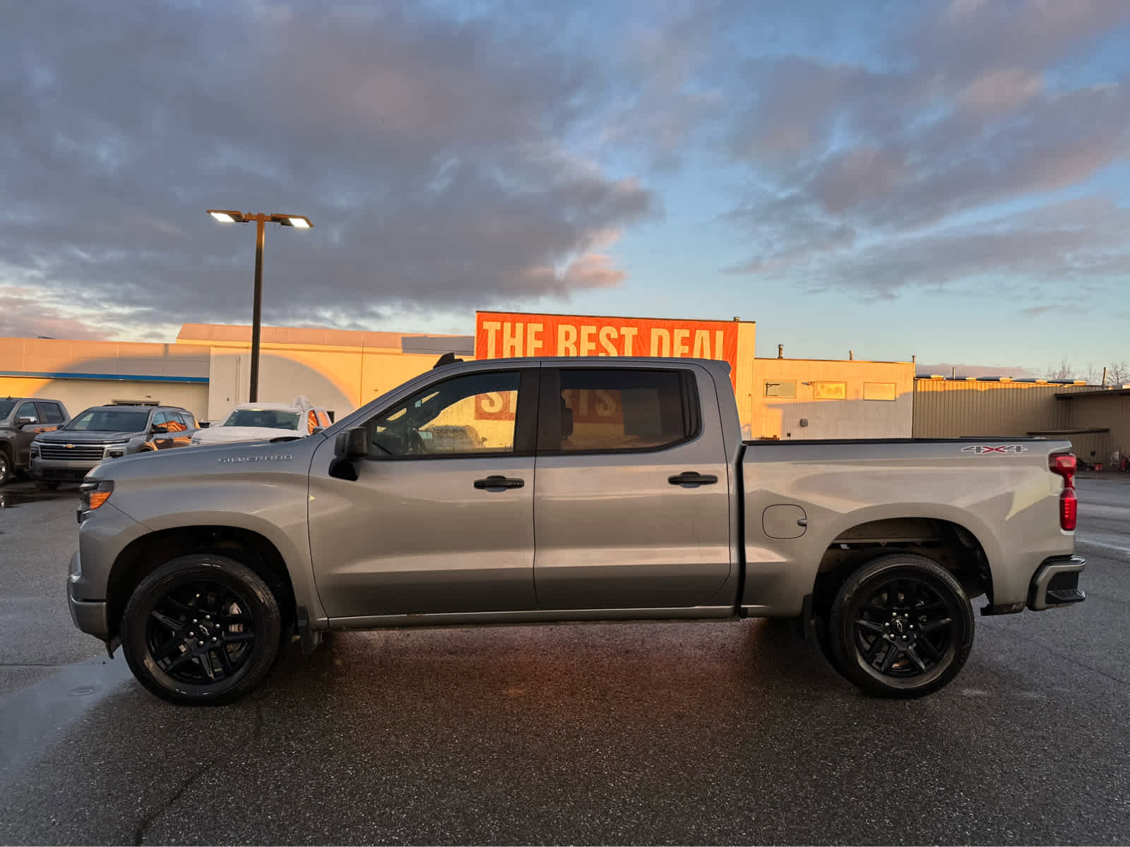 Used 2023 Chevrolet Silverado 1500 Custom image 4