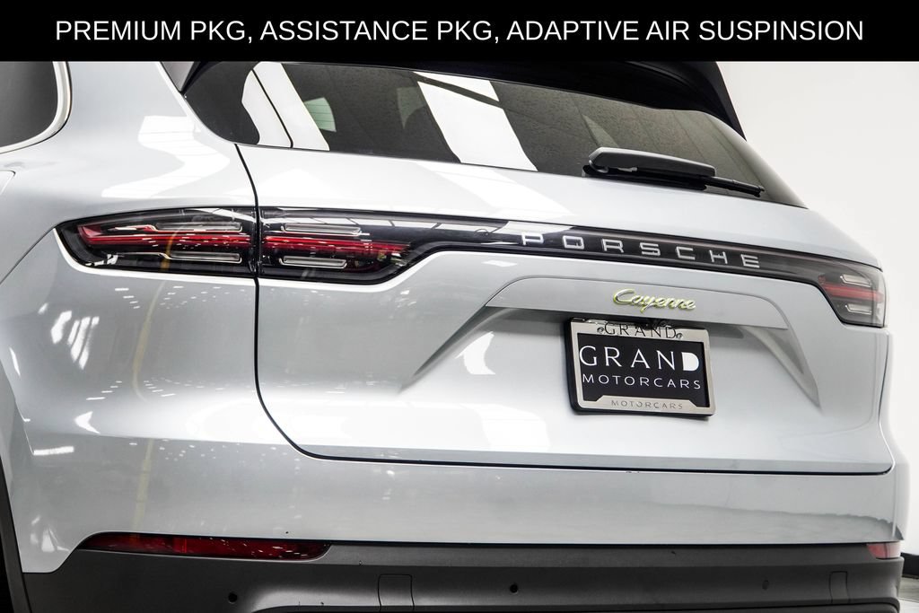 Used 2023 Porsche Cayenne w/ Premium Package AWD/4WD image 16