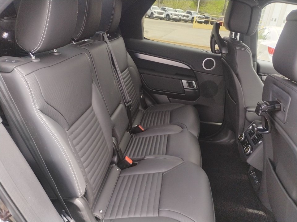 New 2026 Land Rover Discovery Limited Edition AWD/4WD image 29