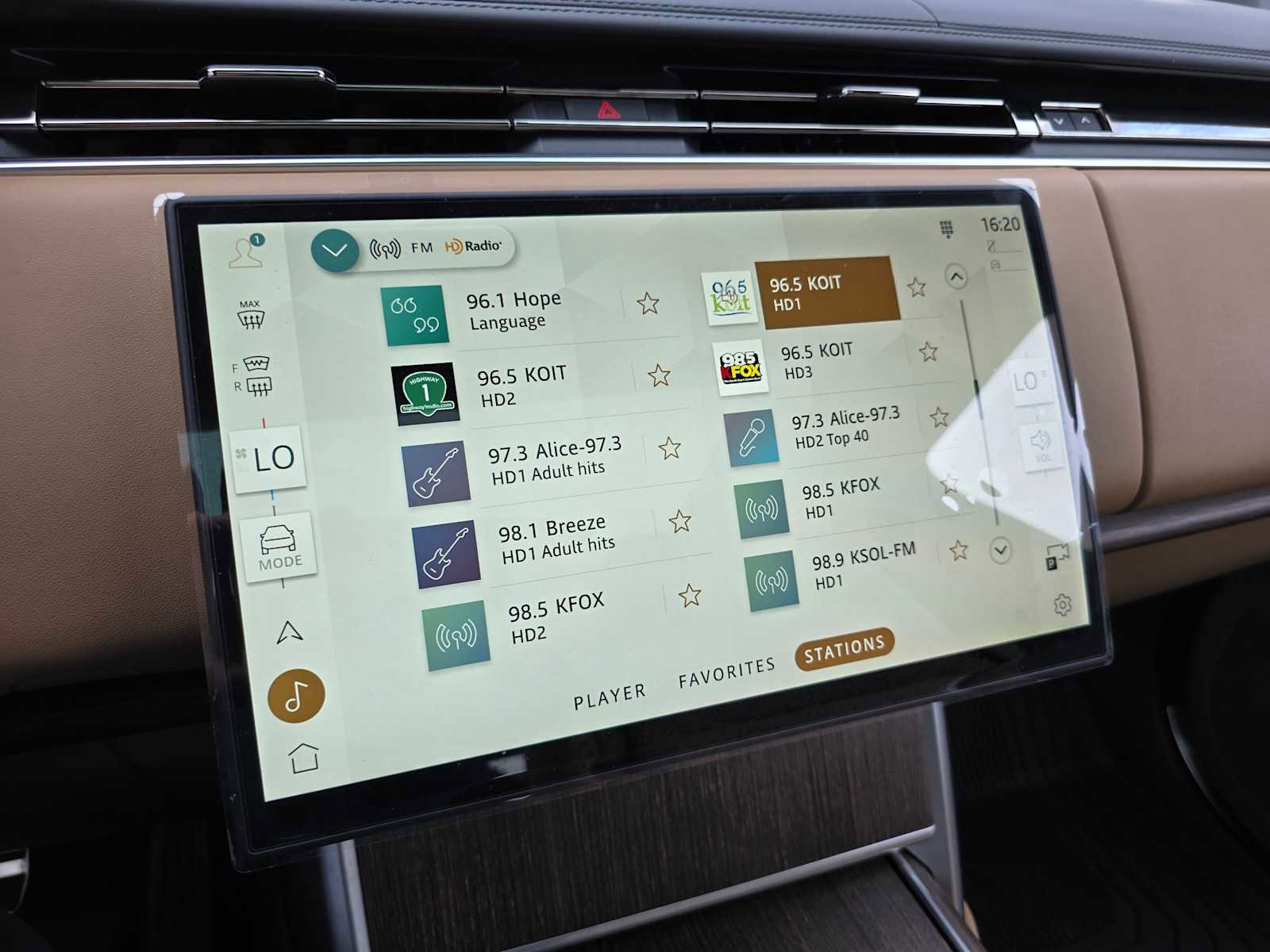 New 2025 Land Rover Range Rover SE image 29