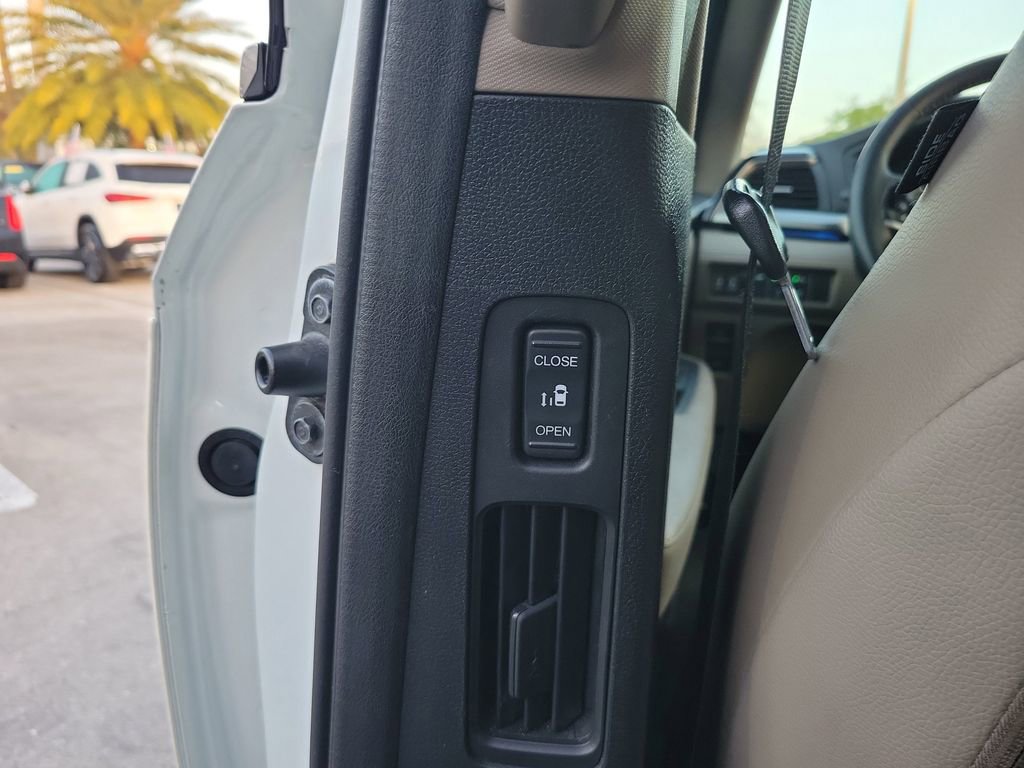 Used 2020 Honda Odyssey Elite image 13