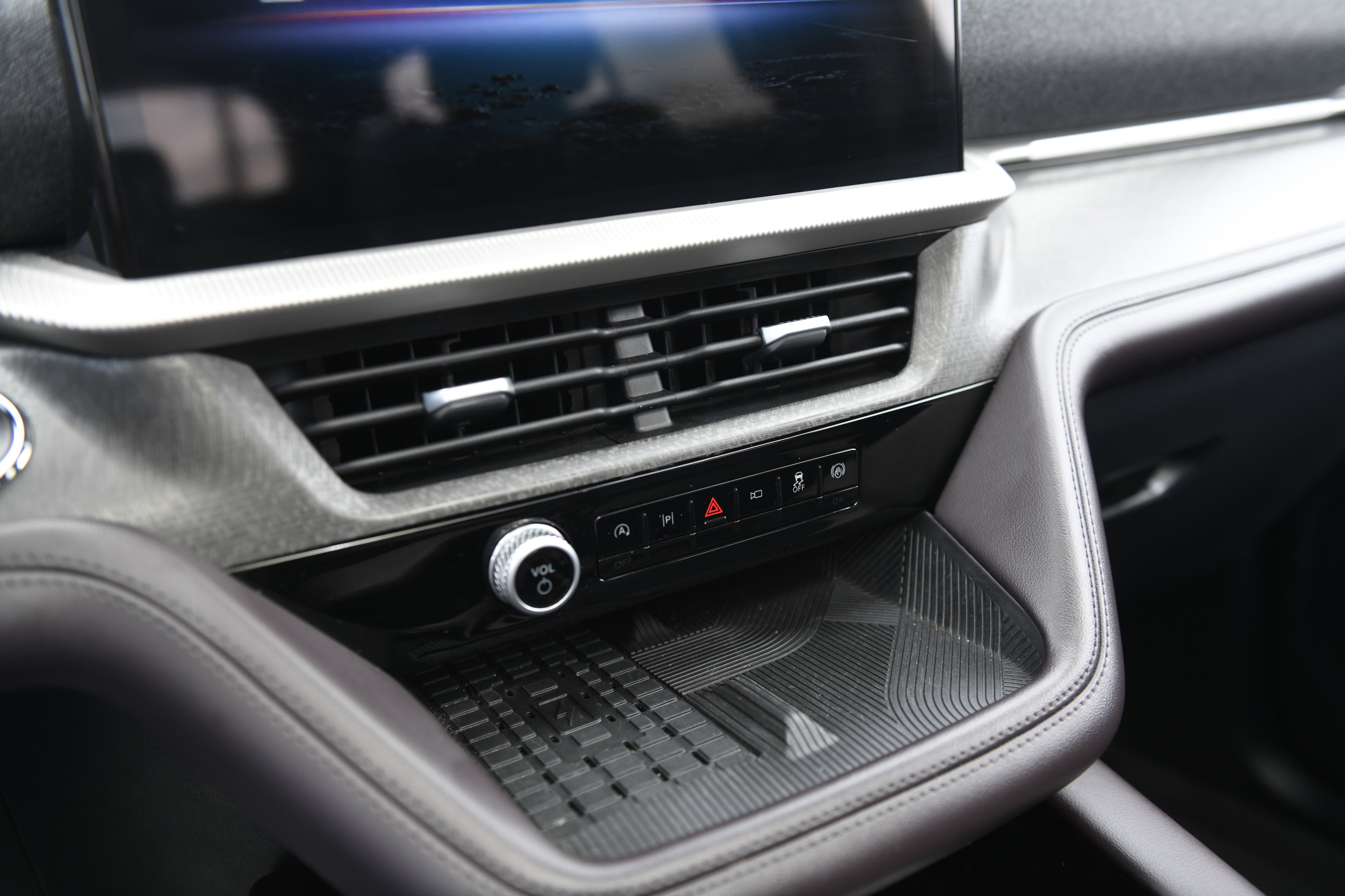 Used 2025 Ford Explorer Platinum image 22