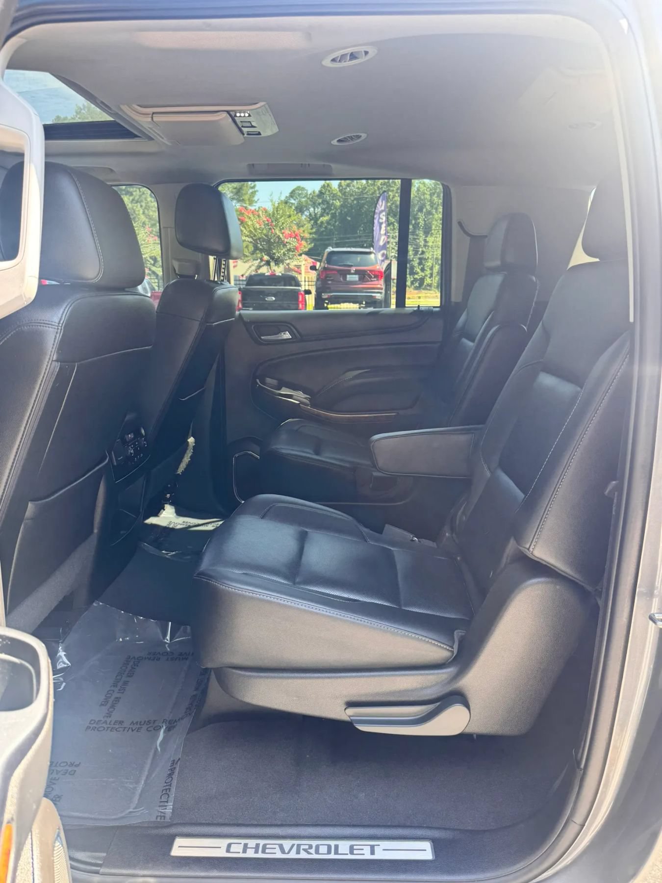 Used 2019 Chevrolet Suburban Premier RWD image 19