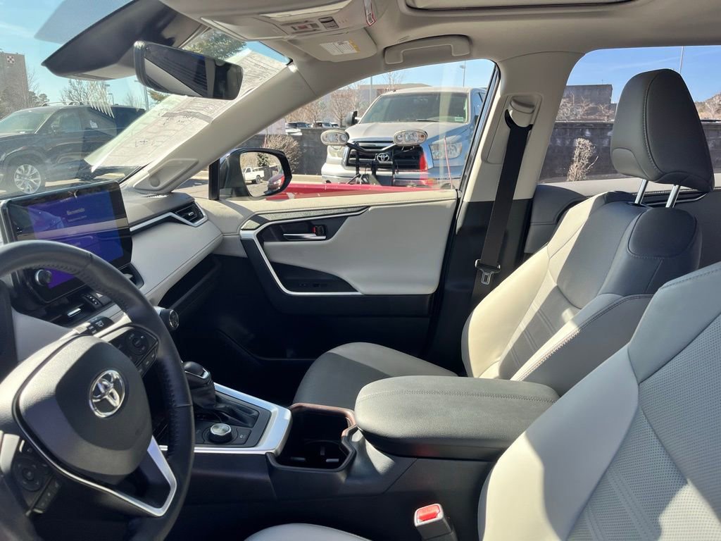 Used 2025 Toyota RAV4 Limited image 16