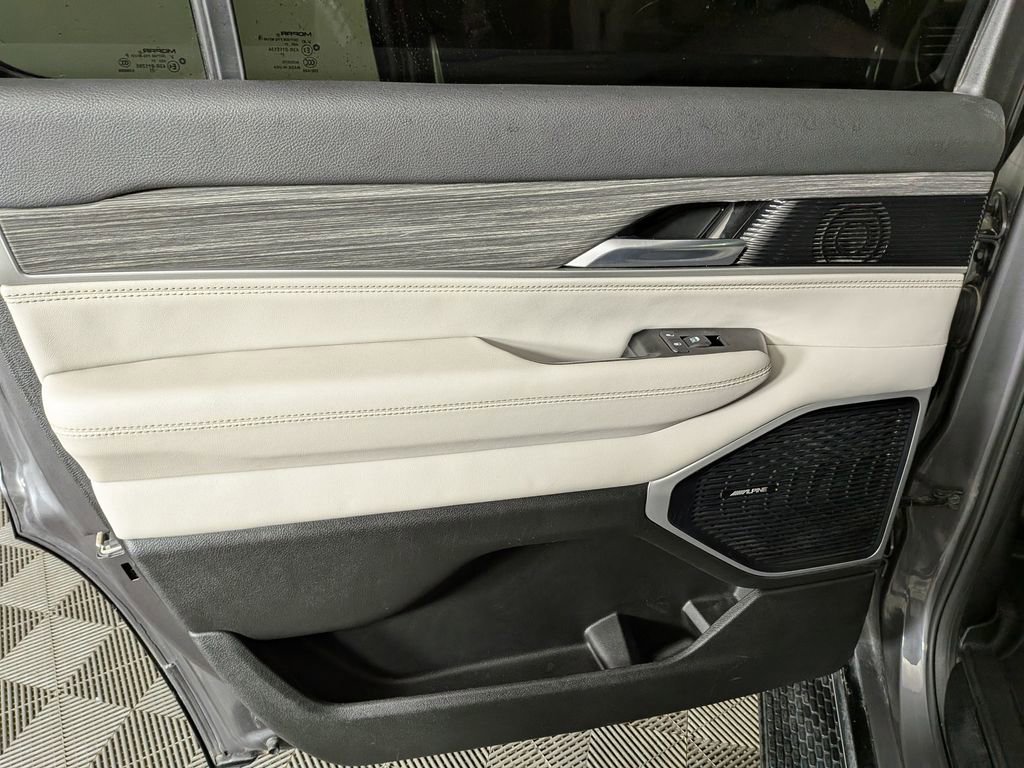 Certified 2022 Jeep Wagoneer Series II w/ Premium Group I AWD/4WD image 34