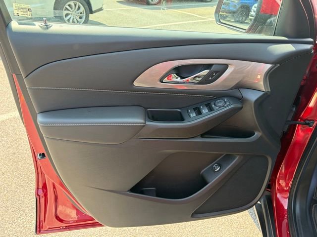 Used 2023 Chevrolet Traverse LT FWD image 11