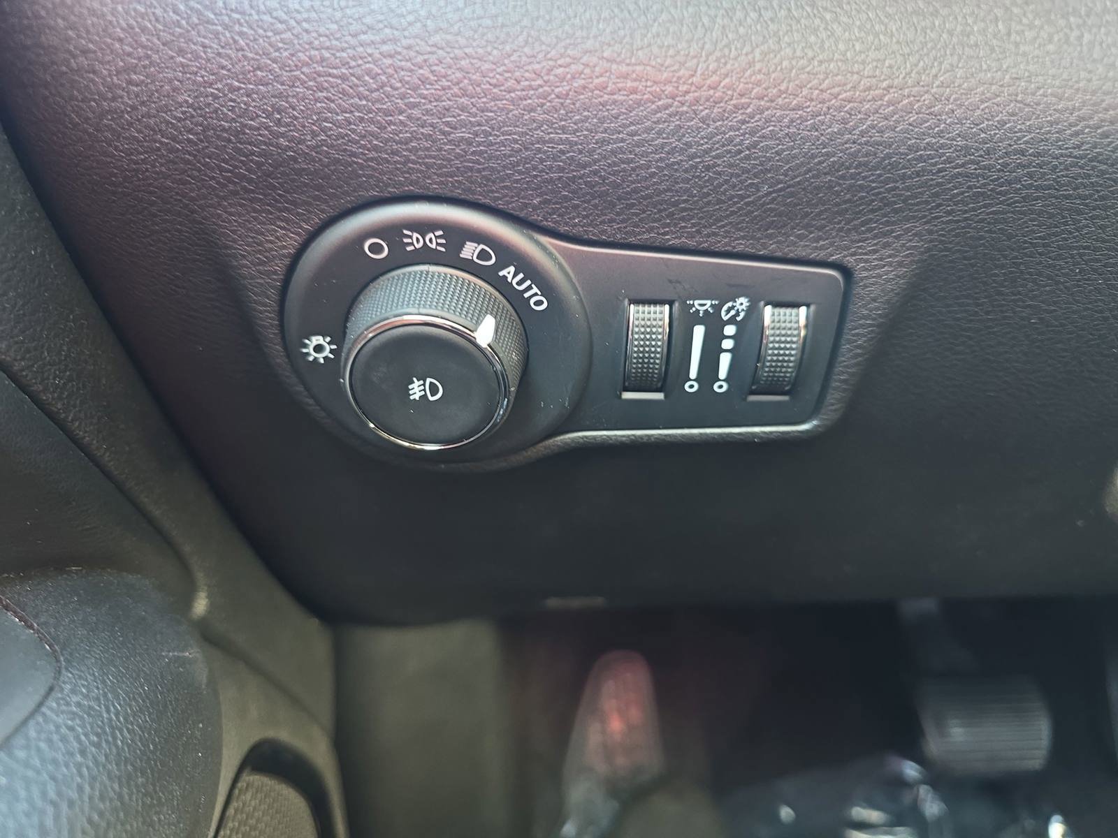 Used 2023 Jeep Compass High Altitude w/ Driver Assist Group I AWD/4WD image 28
