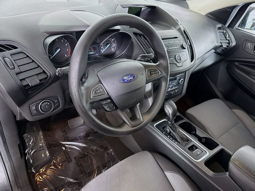 Used 2018 Ford Escape SE w/ Ford Safe & Smart Package FWD image 3