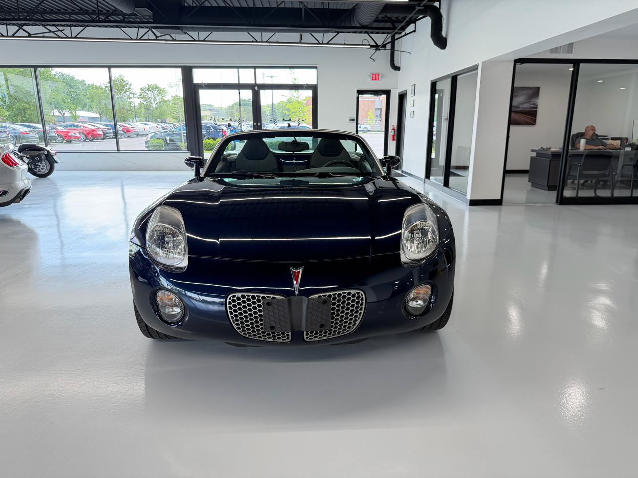 Used 2008 Pontiac Solstice Convertible w/ Preferred Package RWD image 9