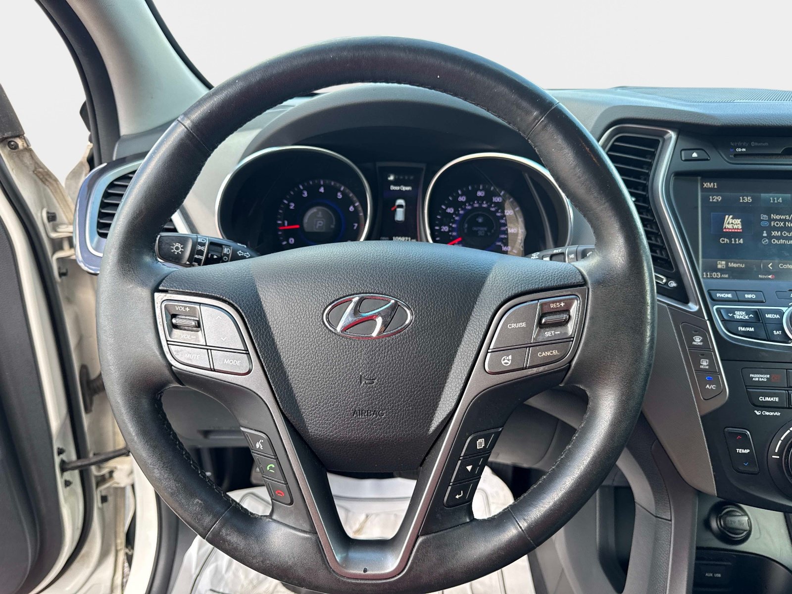 Used 2015 Hyundai Santa Fe Limited w/ Option Group 04 FWD image 22