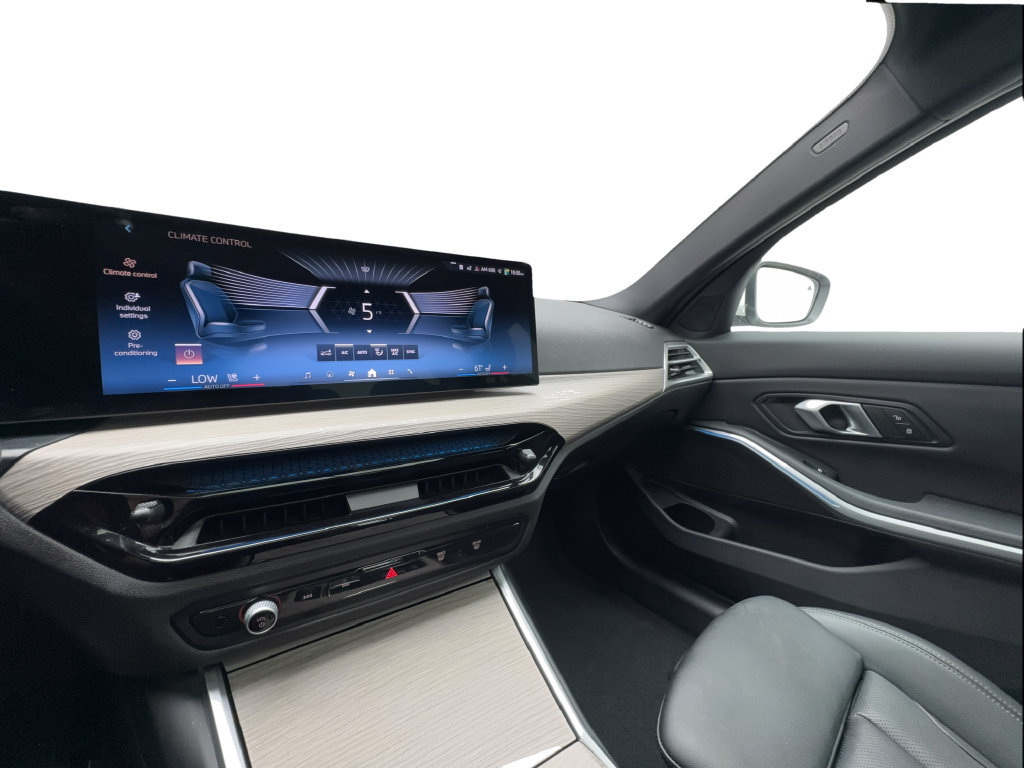 Used 2025 BMW 330i Sedan RWD image 44