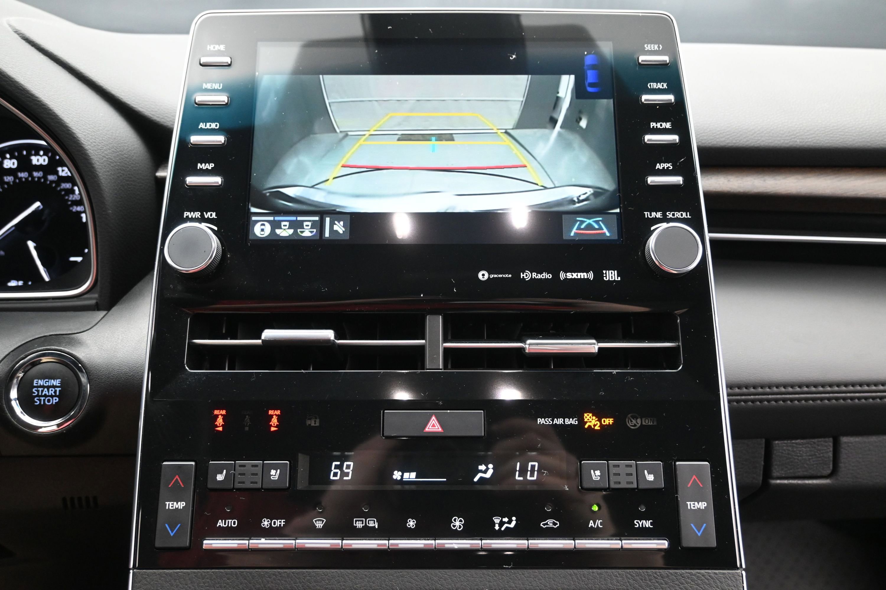 Used 2022 Toyota Avalon Limited w/ Advanced Safety Package FWD image 17
