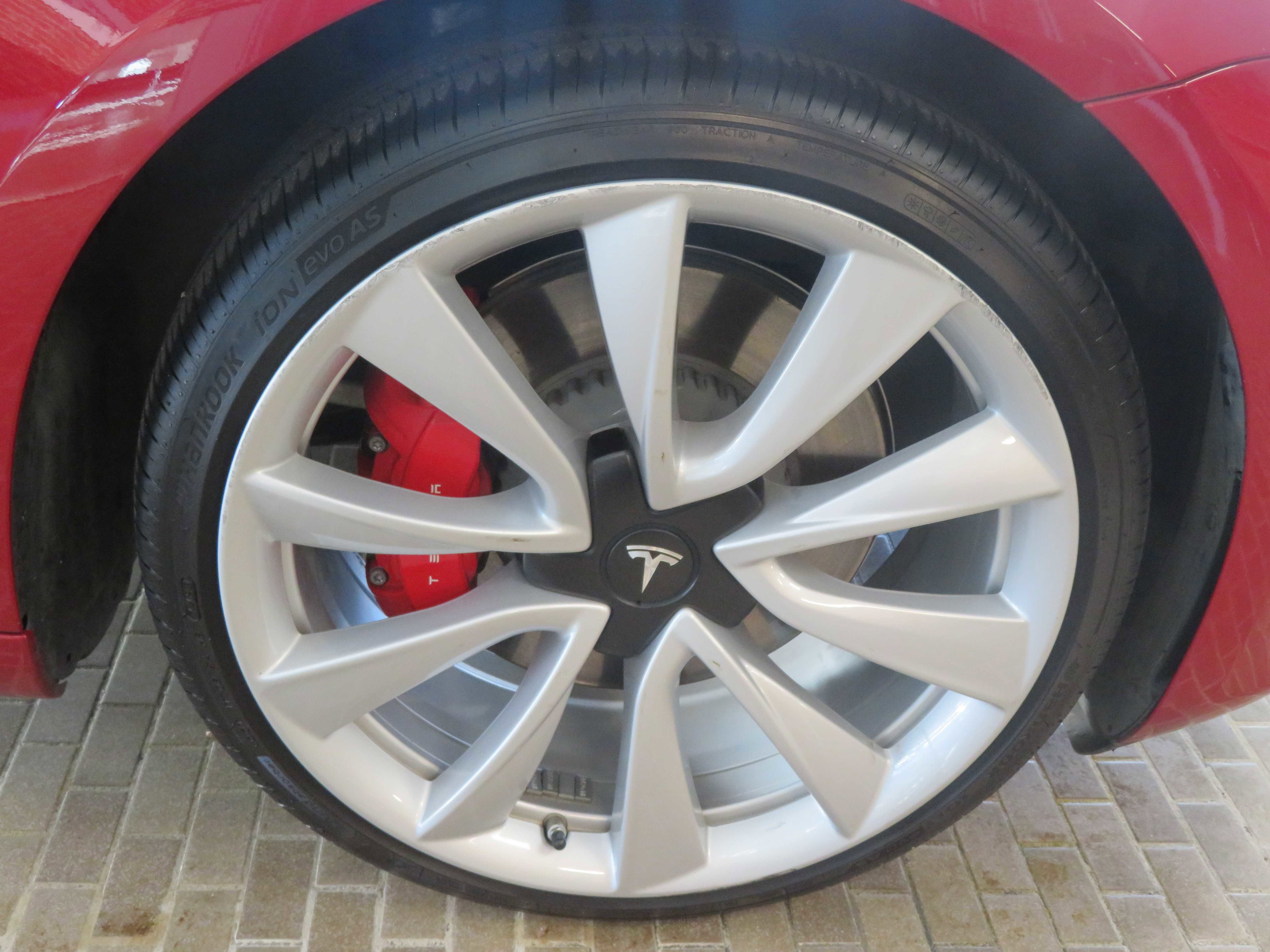 Used 2019 Tesla Model 3 Performance image 10