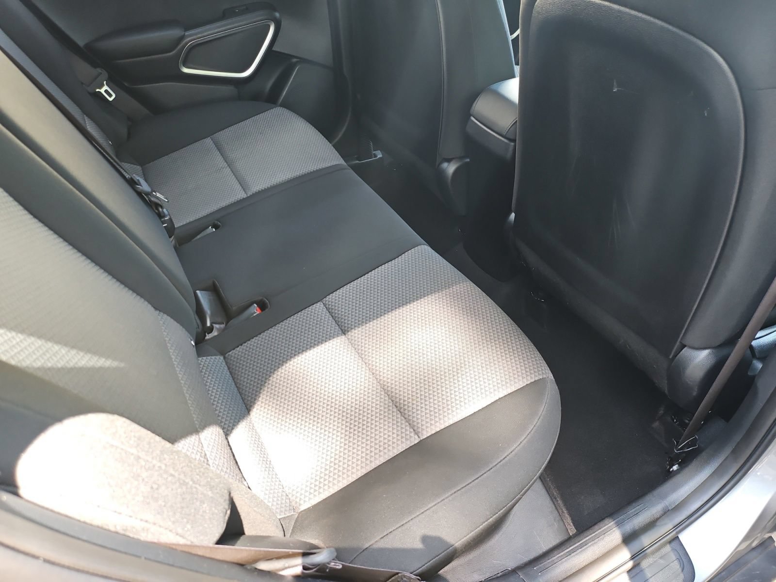 Used 2025 Kia Soul LX w/ LX Technology Package FWD image 32