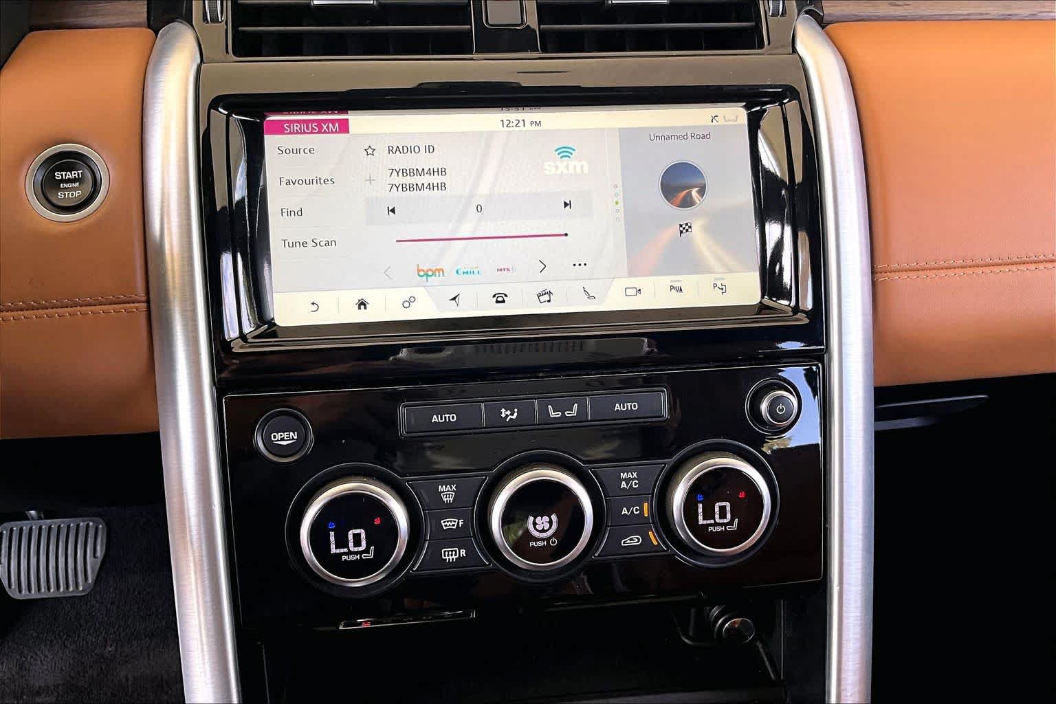 Used 2020 Land Rover Discovery HSE Luxury AWD/4WD image 32