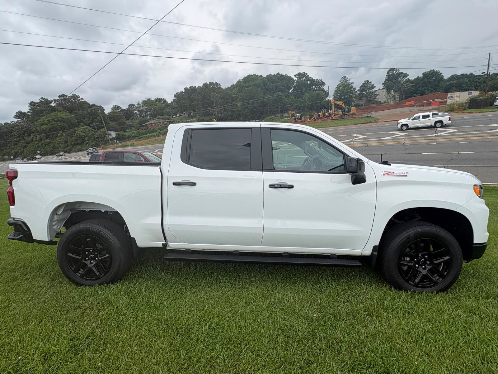 Used 2024 Chevrolet Silverado 1500 LT Trail Boss w/ Convenience Package II AWD/4WD image 5