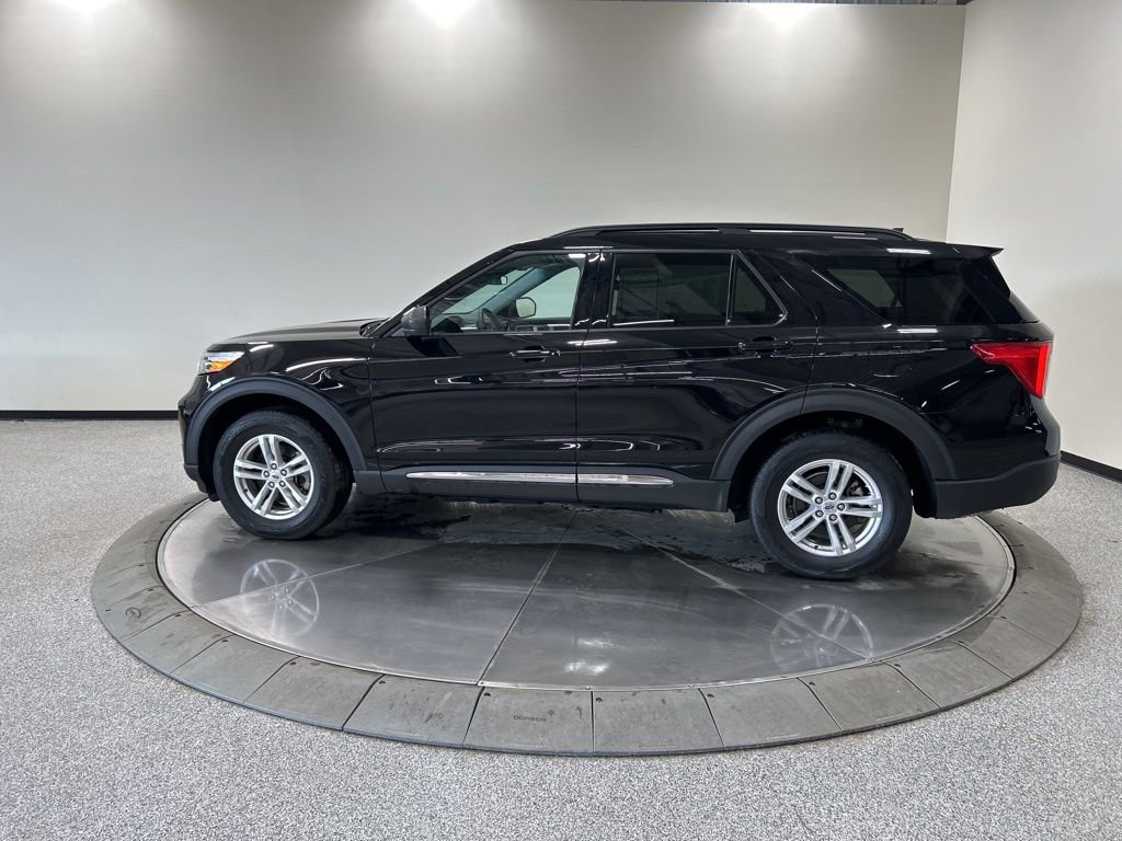 Used 2023 Ford Explorer XLT w/ Equipment Group 202A image 8