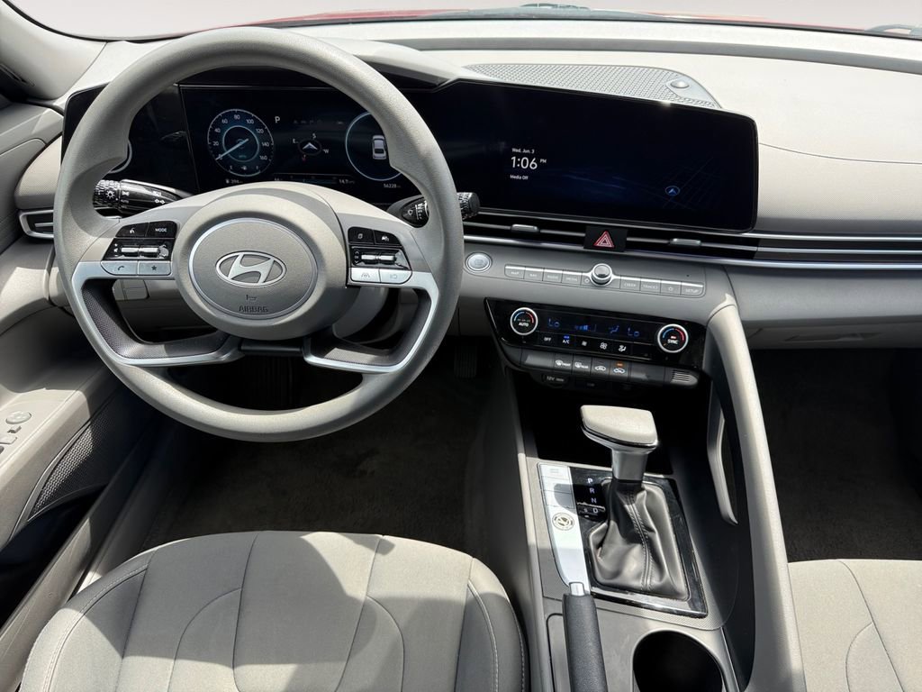 Used 2024 Hyundai Elantra SEL FWD image 10