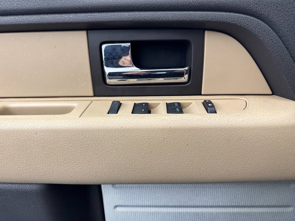 Used 2012 Ford F150 XLT w/ XLT Chrome Pkg image 10