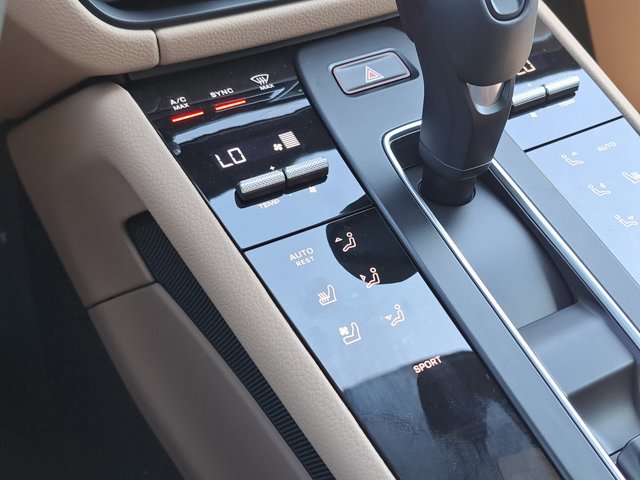 Used 2026 Porsche Macan image 33