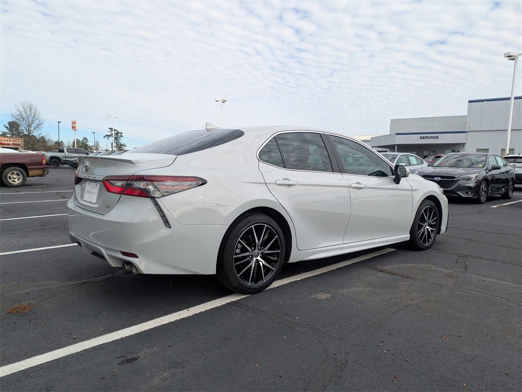 Used 2024 Toyota Camry SE image 5